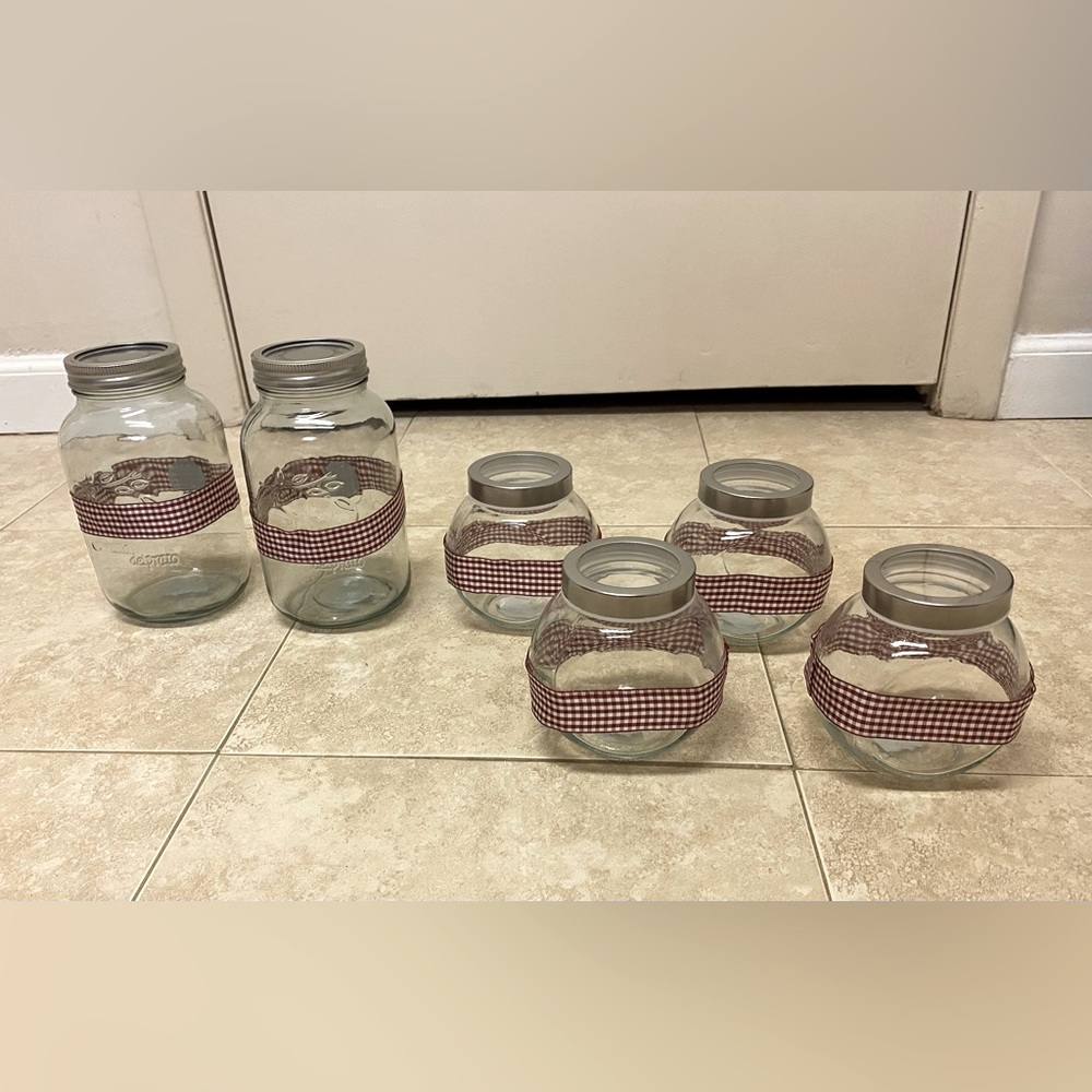 Glass jars with lids - set of six